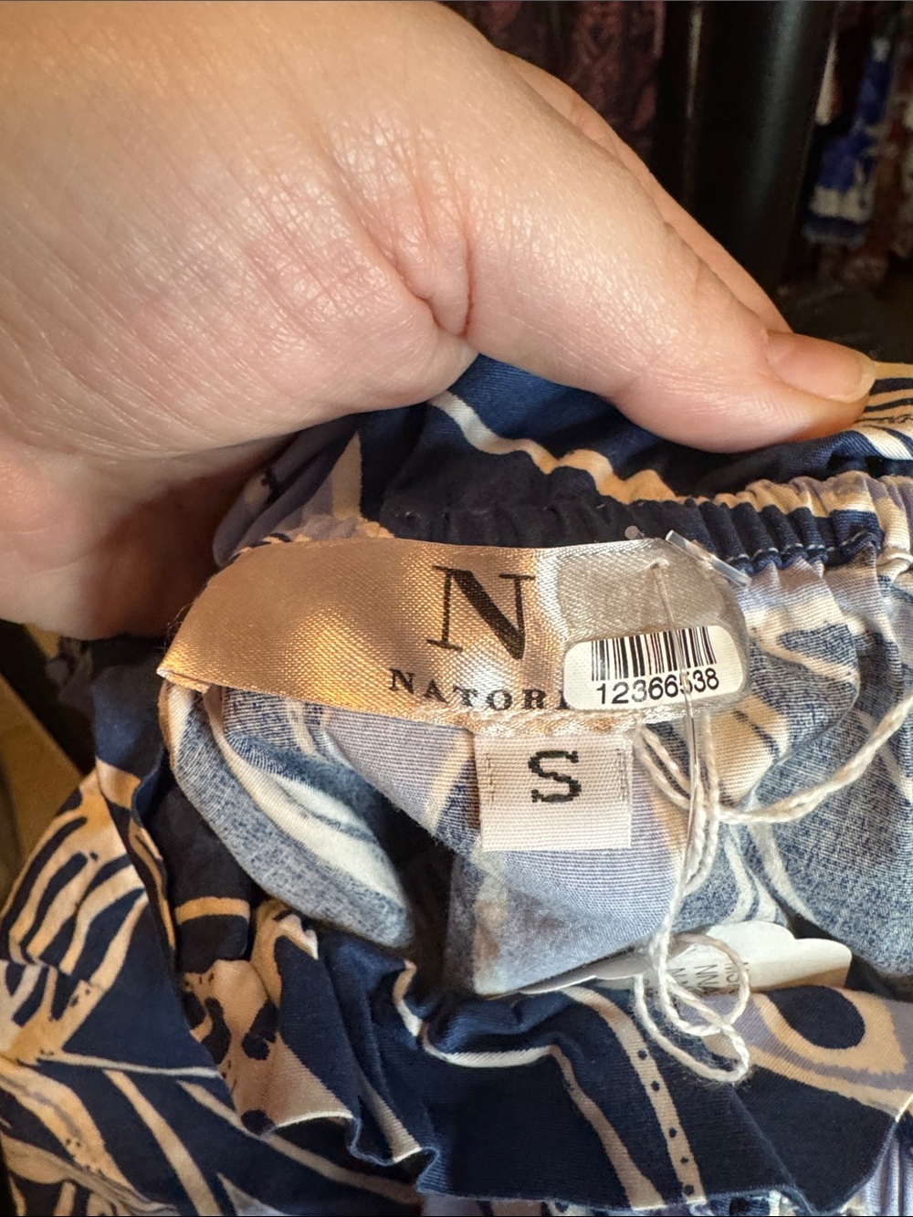 Natori Off Shoulder Blouse - Picture 7 of 9